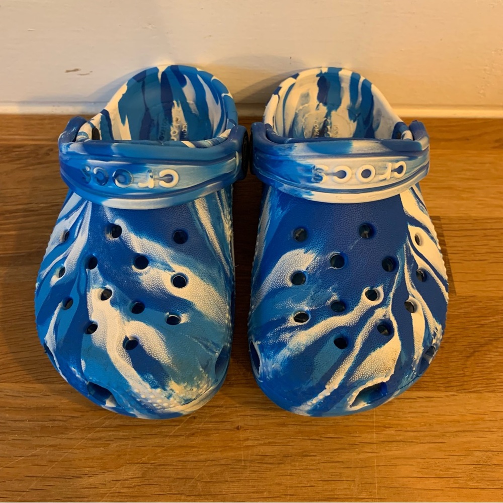 Kids crocs. Excellent condition.